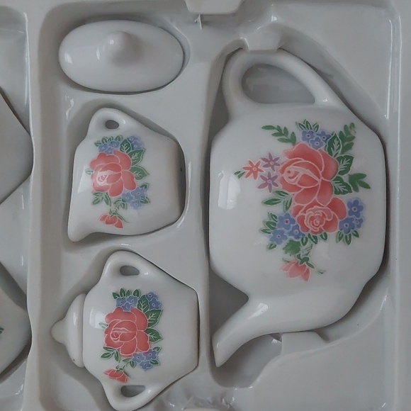 MEGATOYS 17 piece China Play Set Collection NIB - Picture 7 of 9